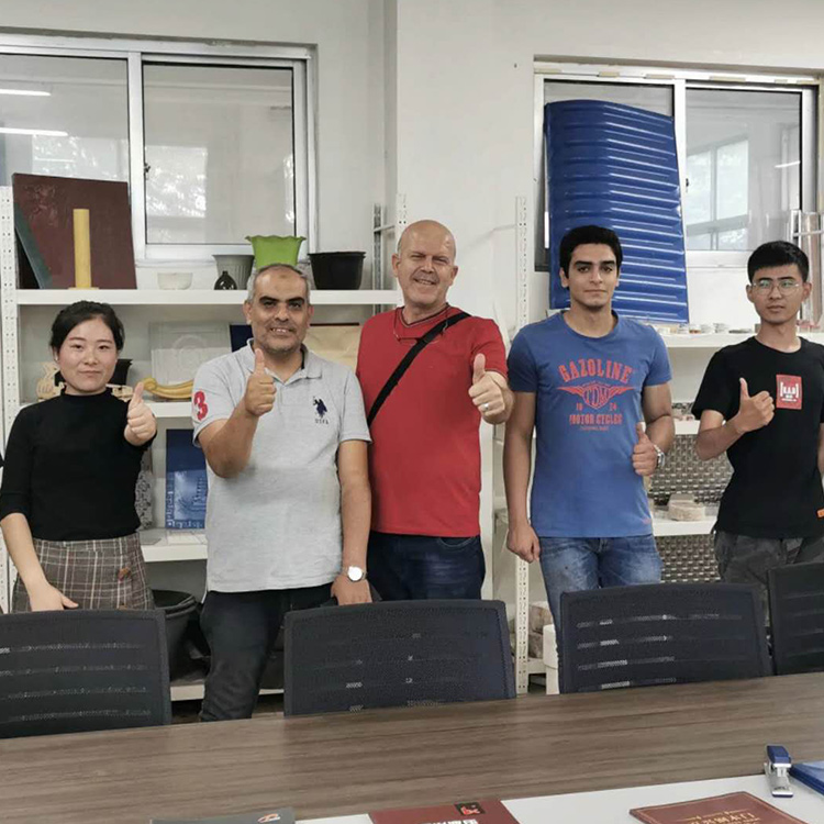罗马里亚客户