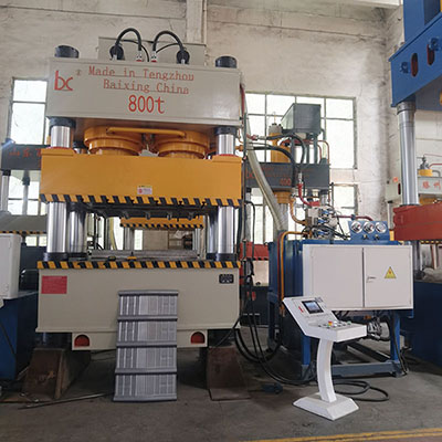 800吨屋顶通风盖液压机