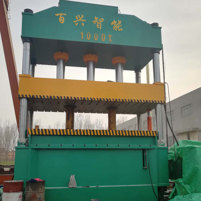  调整汽车发动机罩成型液压机压力时需要注意的